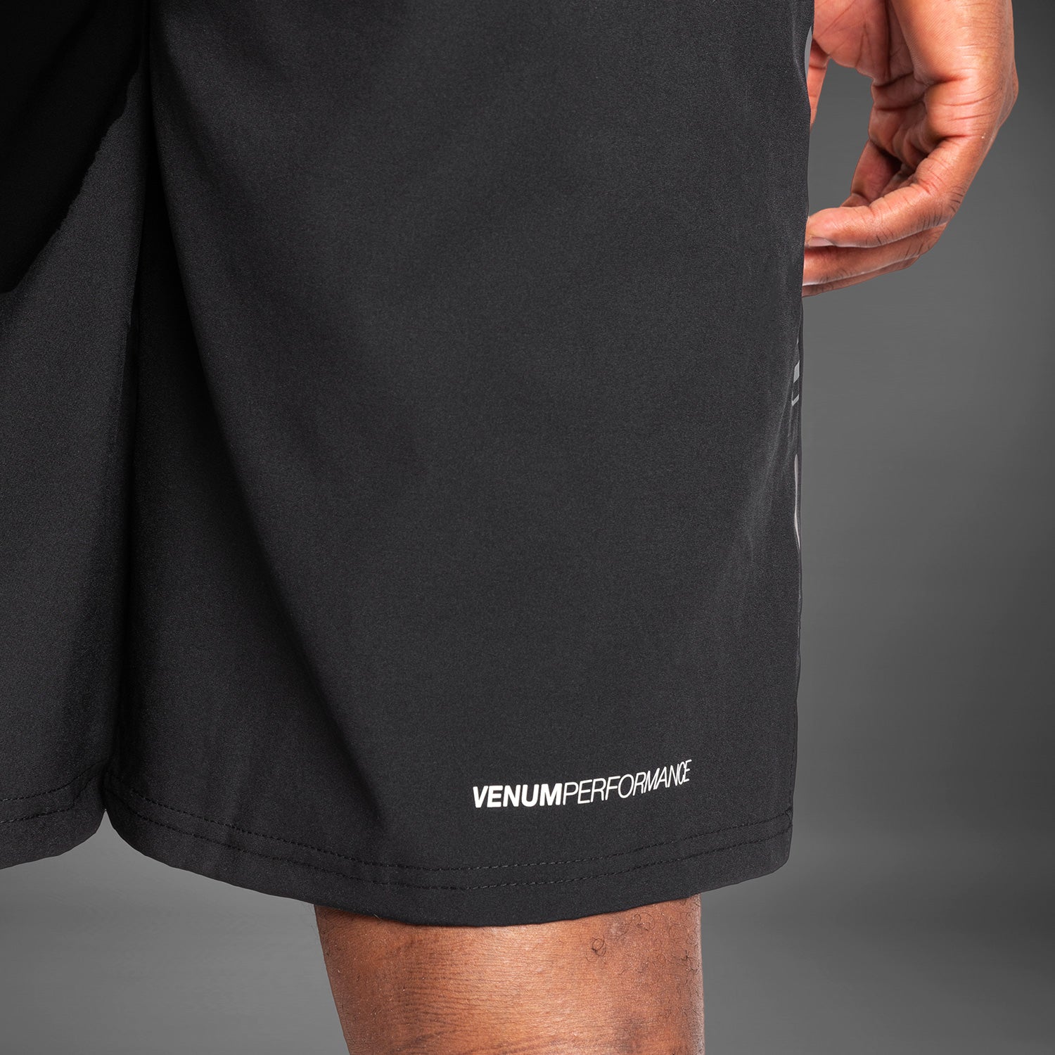venum-tempest-herren-trainingsshorts-schwarz-grau image 4
