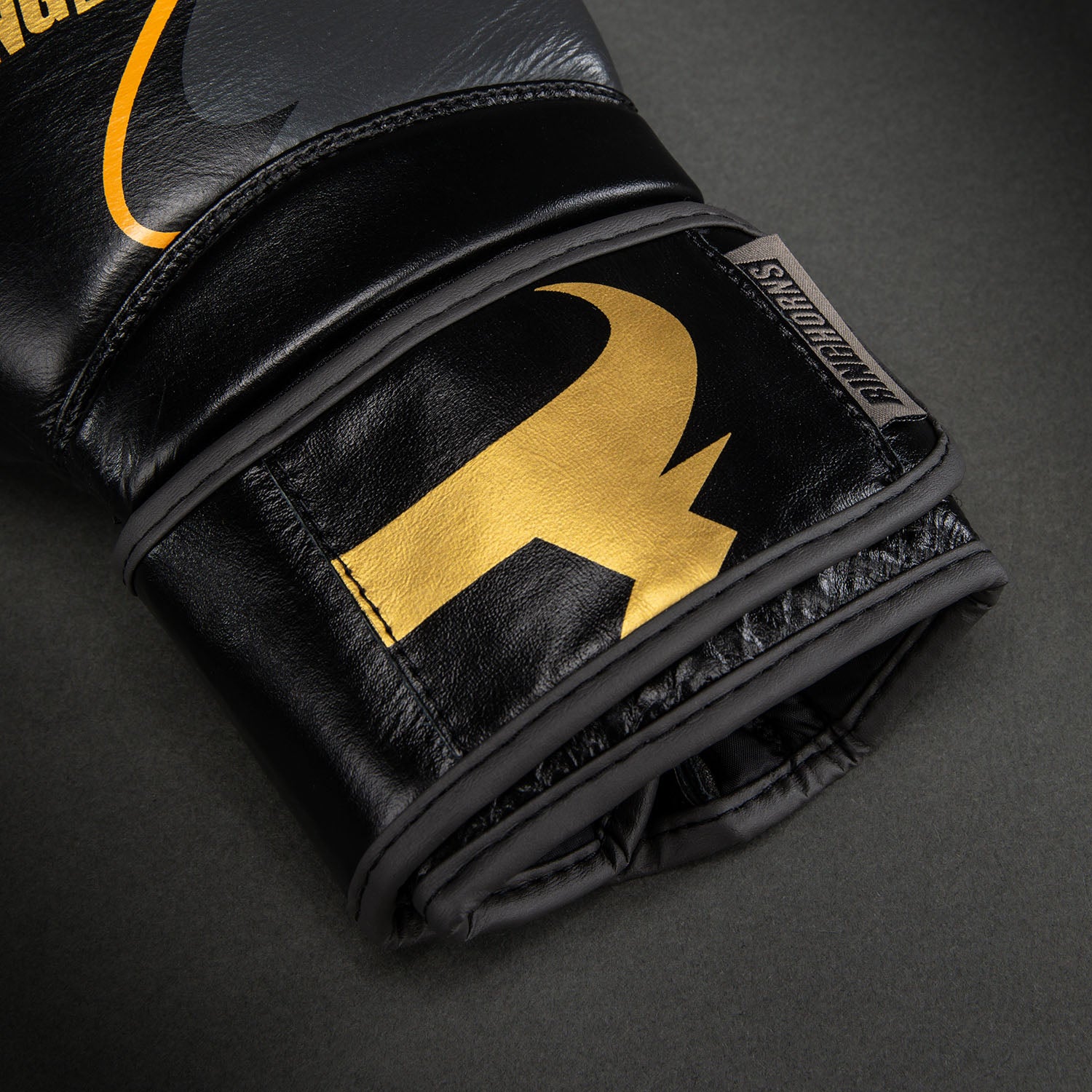 ringhorns-charger-by-venum-boxhandschuhe-schwarz-gold image 3