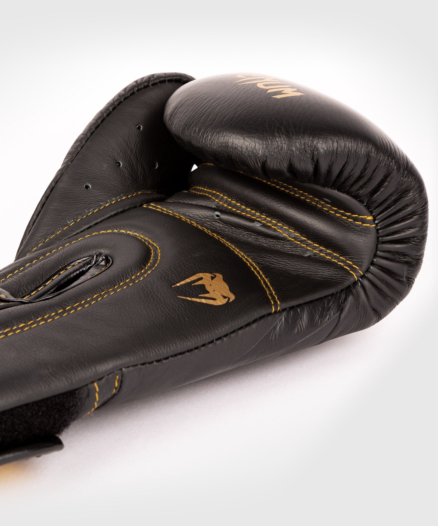 venum-hammer-profi-boxhandschuhe-klett-schwarz-schwarz-gold image 5