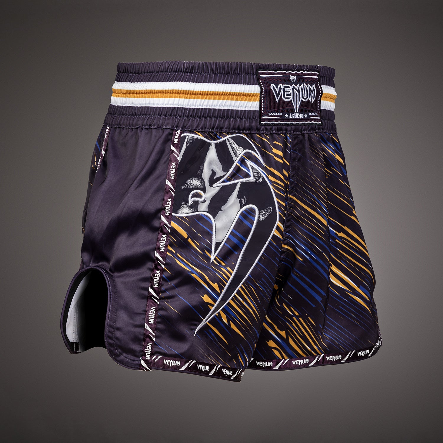 venum-giant-muay-thai-shorts-dunkellila image 4