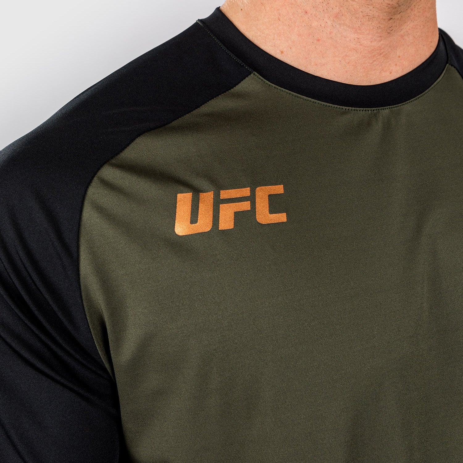 ufc-adrenaline-by-venum-fight-week-dry-tech-t-shirt-herren-khaki-bronze image 7