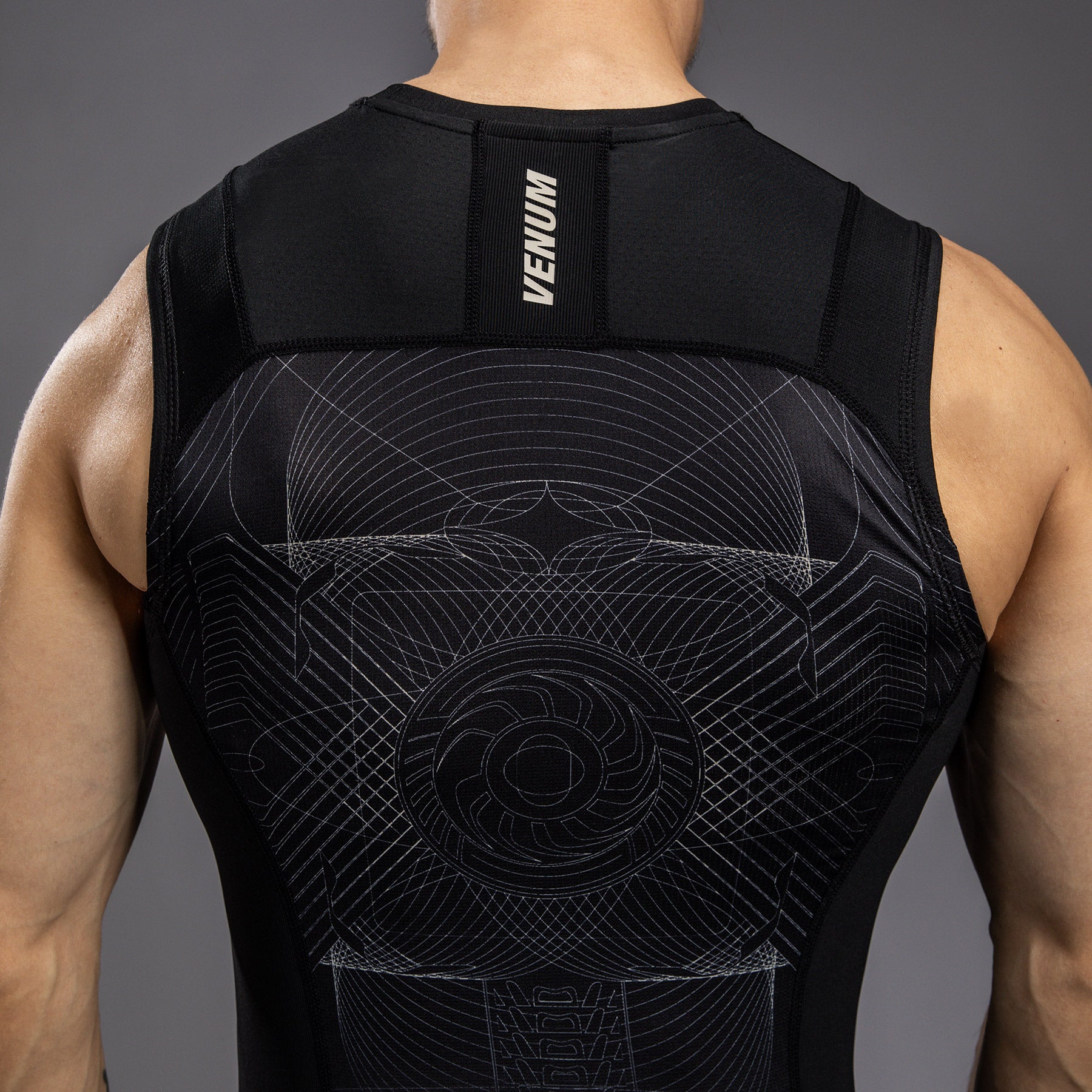 venum-g-fit-air-herren-rashguard-rmellos-tiefschwarz-w-stensand image 7