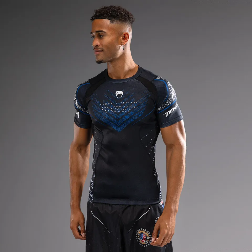 venum-x-tekken-8-paul-phoenix-rashguard-kurzarm-schwarz-blau image 1