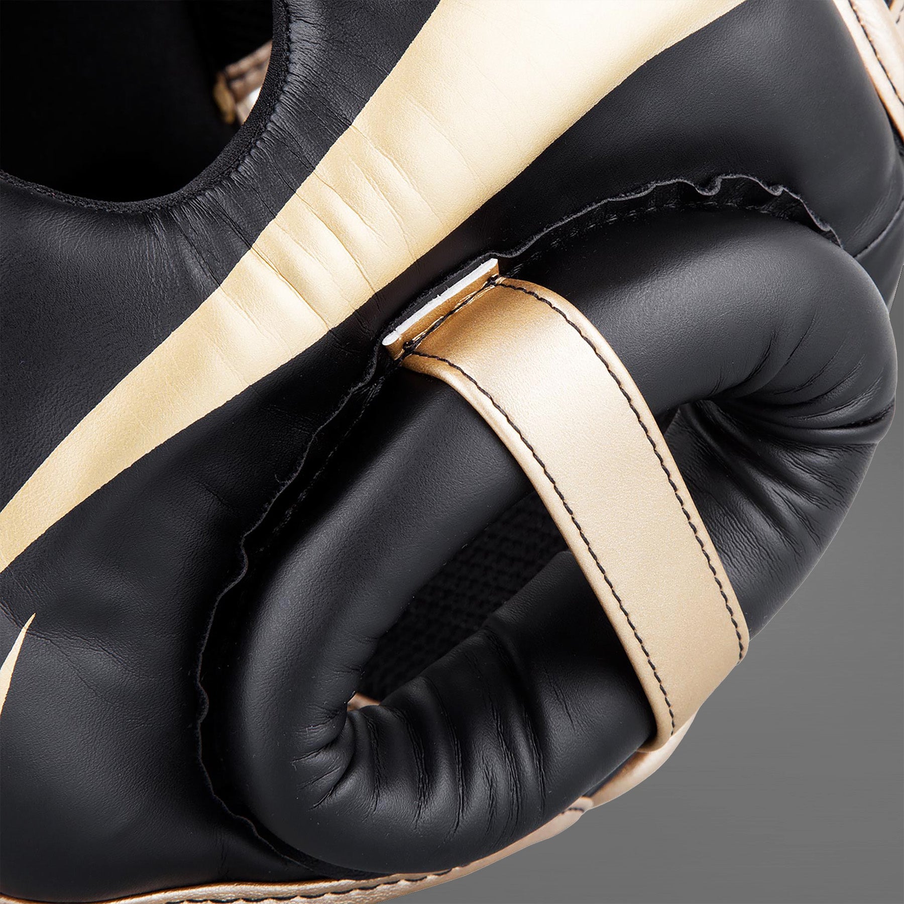 venum-elite-kopfschutz-schwarz-gold image 4