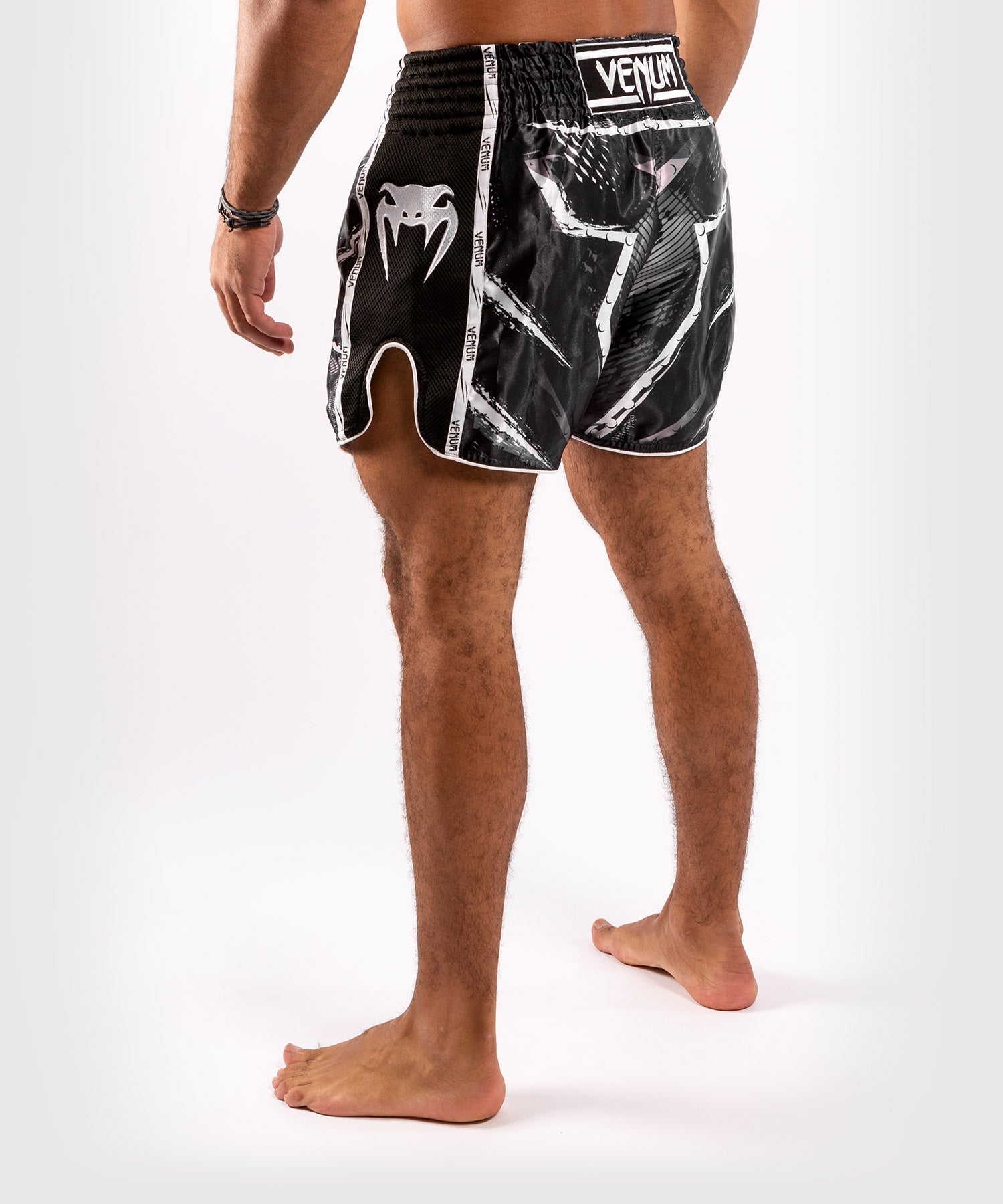venum-gldtr-4-0-muay-thai-shorts-schwarz-wei-handgefertigt image 4