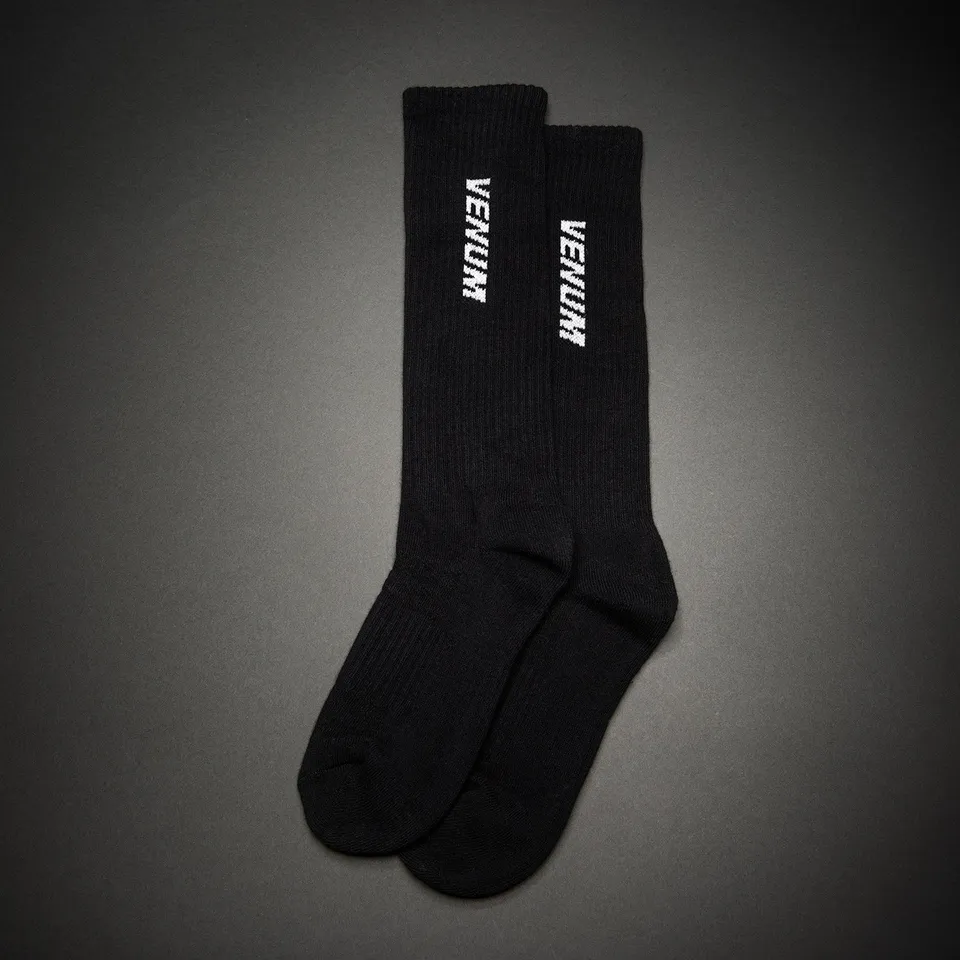 venum-essential-over-the-calf-socken-schwarz-wei image 1