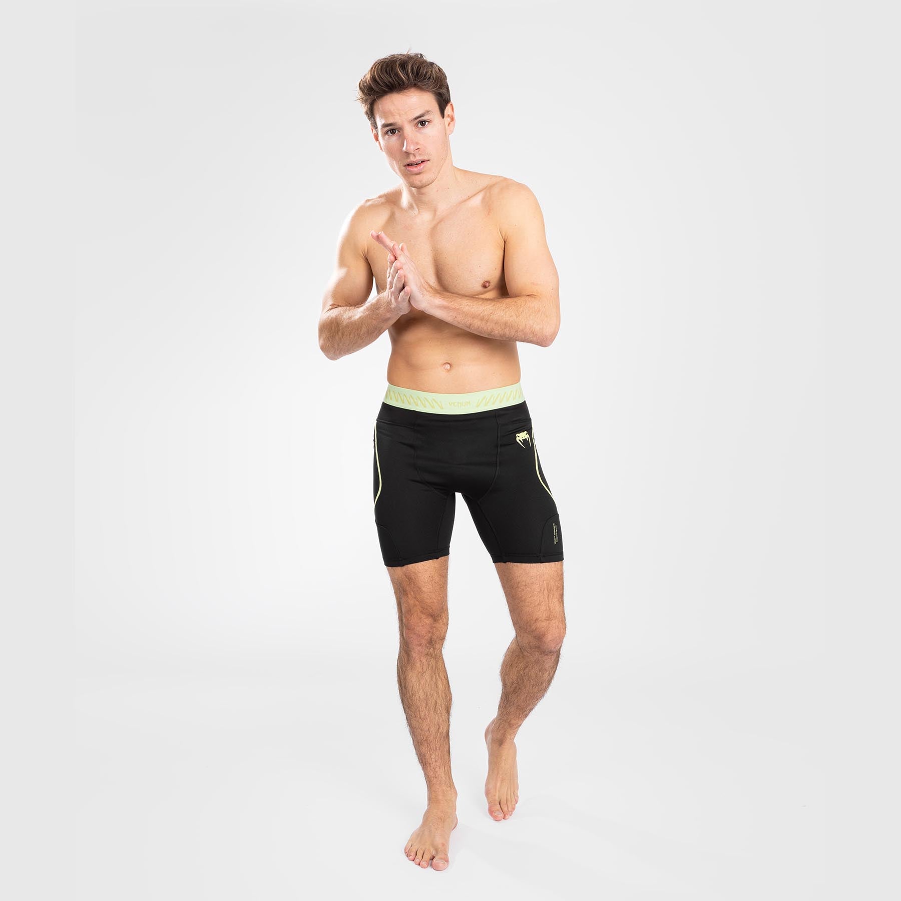 venum-fusion-2-0-vale-tudo-shorts-herren-schwarz-gelb image 3