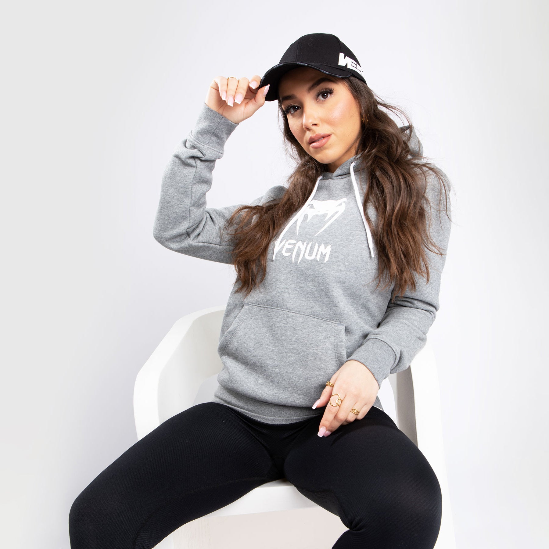 venum-classic-hooded-sweatshirt-damen-hellgrau-meliert image 1