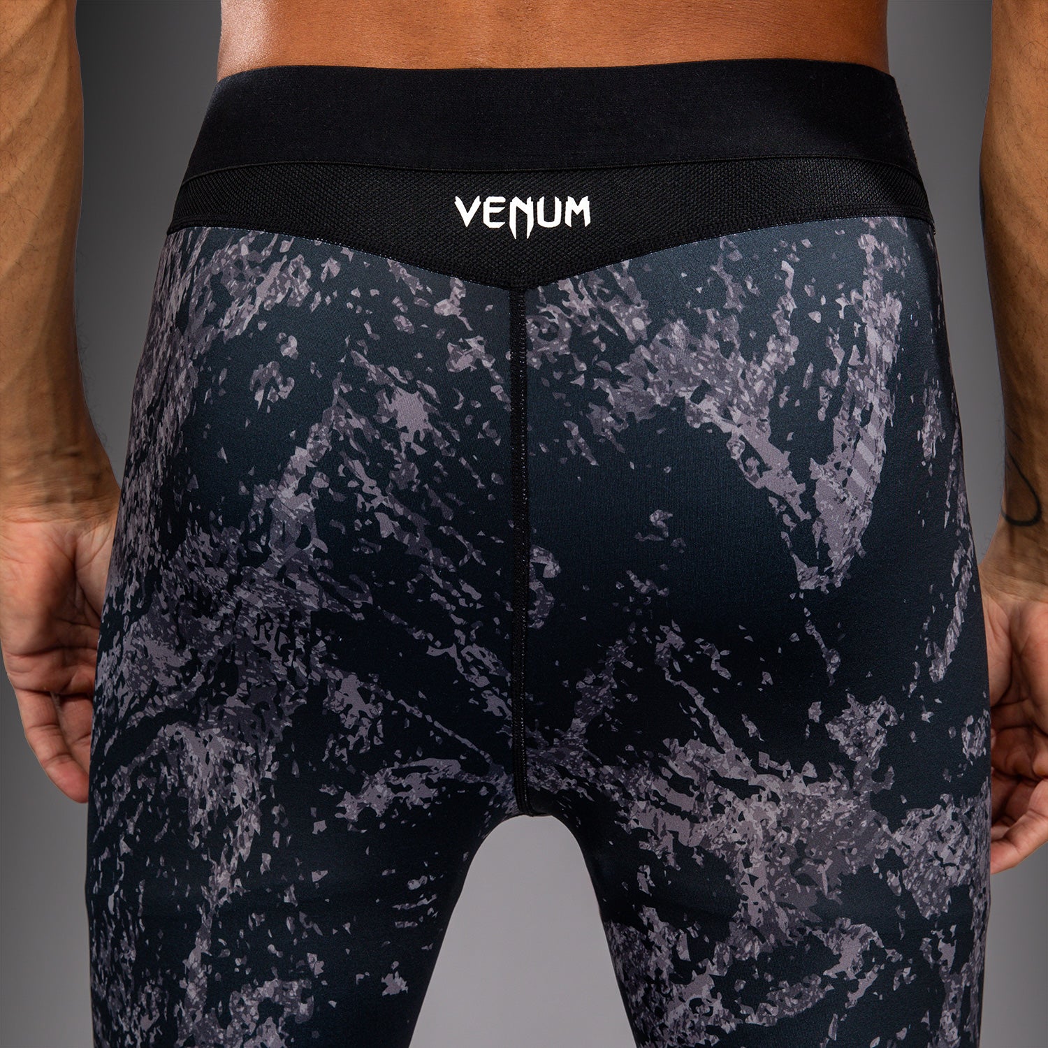 venum-rage-workout-kompressionshose-schwarz-grau image 5