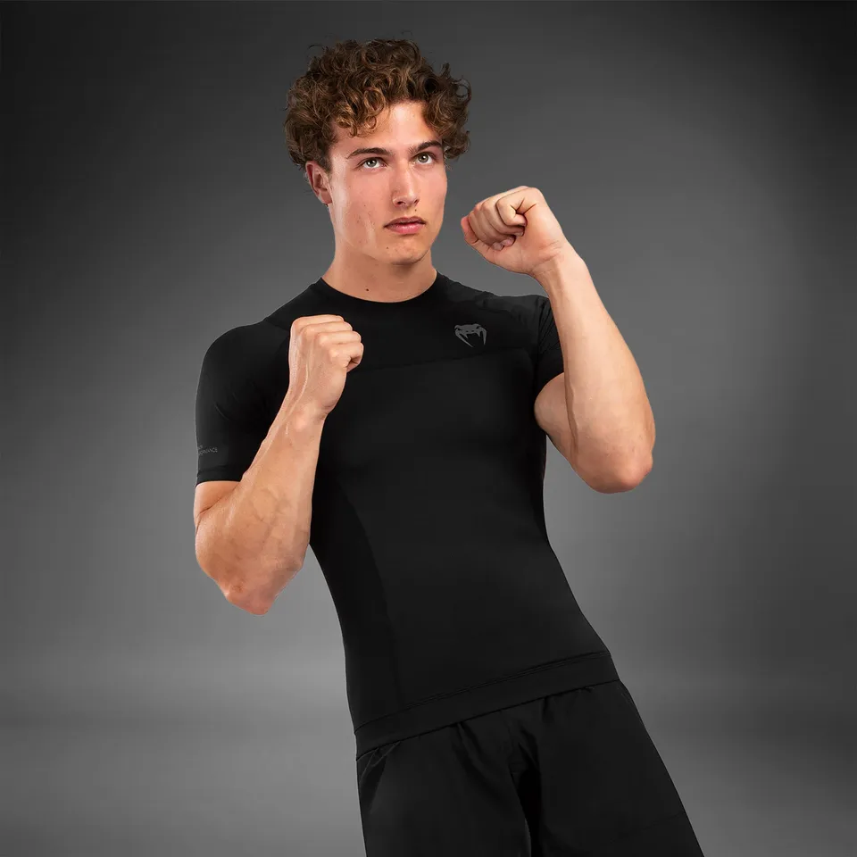 venum-g-fit-air-rashguard-kurzarm-schwarz-herren-kompressionsshirt image 1