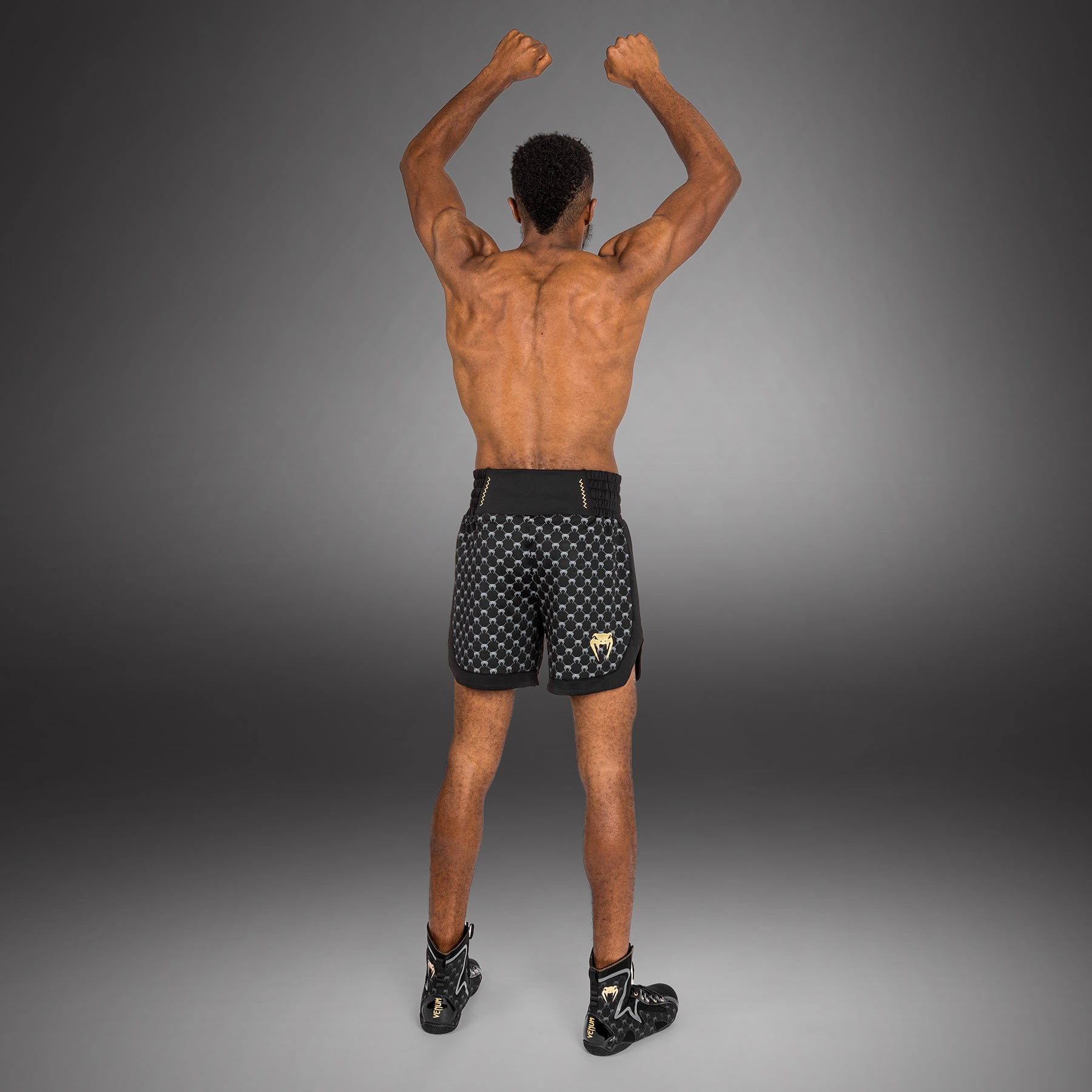 venum-monogram-boxshorts-herren-schwarz image 7