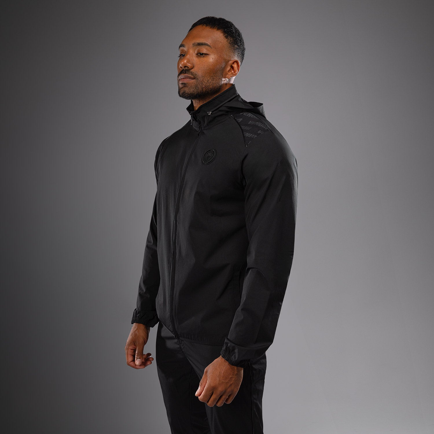 venum-aero-trainingsjacke-herren-schwarz-track-jacket image 2