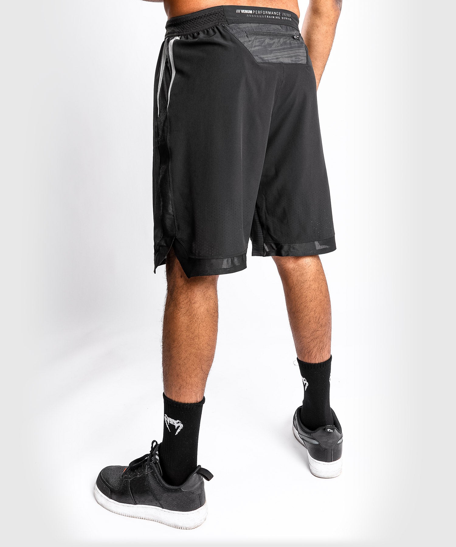 venum-tempest-2-0-sport-shorts-herren-schwarz-grau image 2