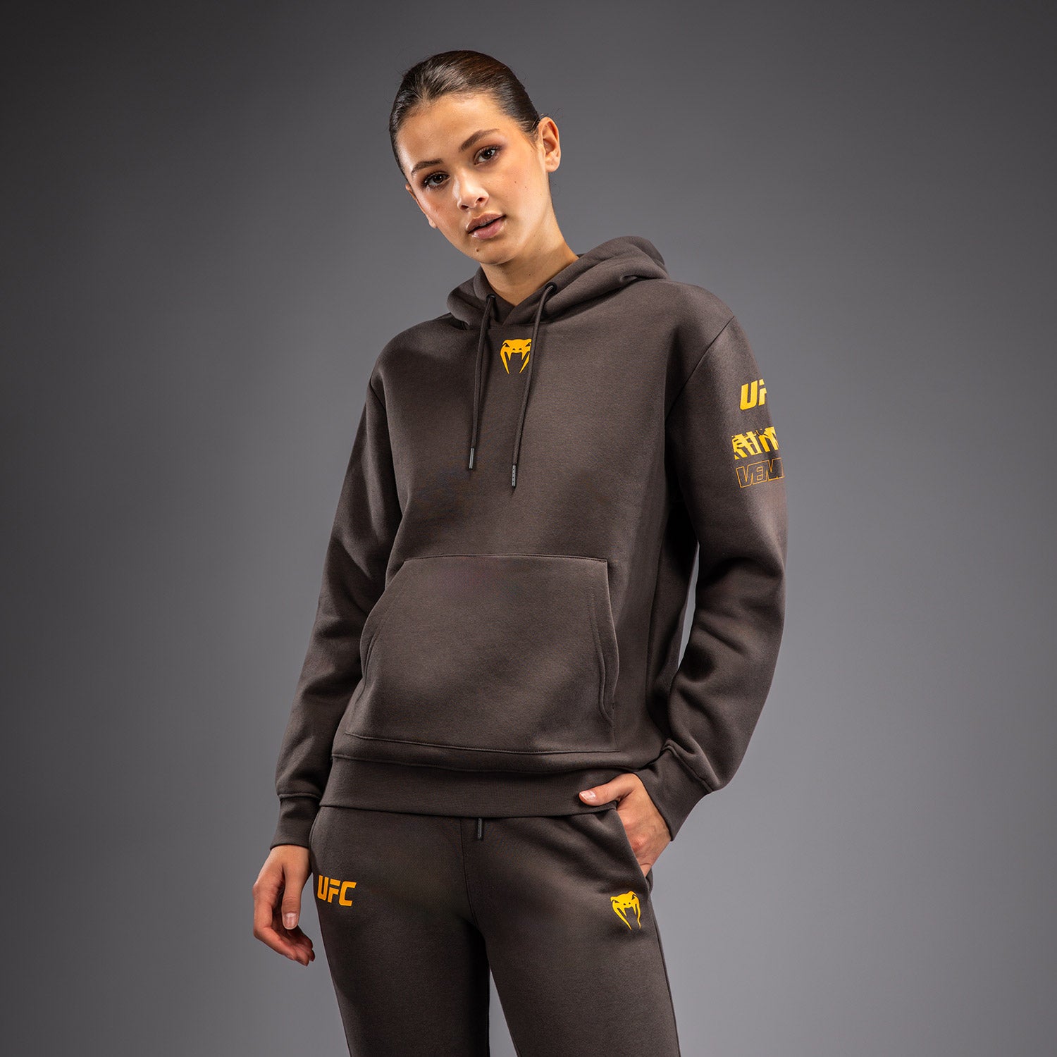 ufc-fusion-by-venum-fight-week-damen-hoodie-erdiges-braun-2 image 1