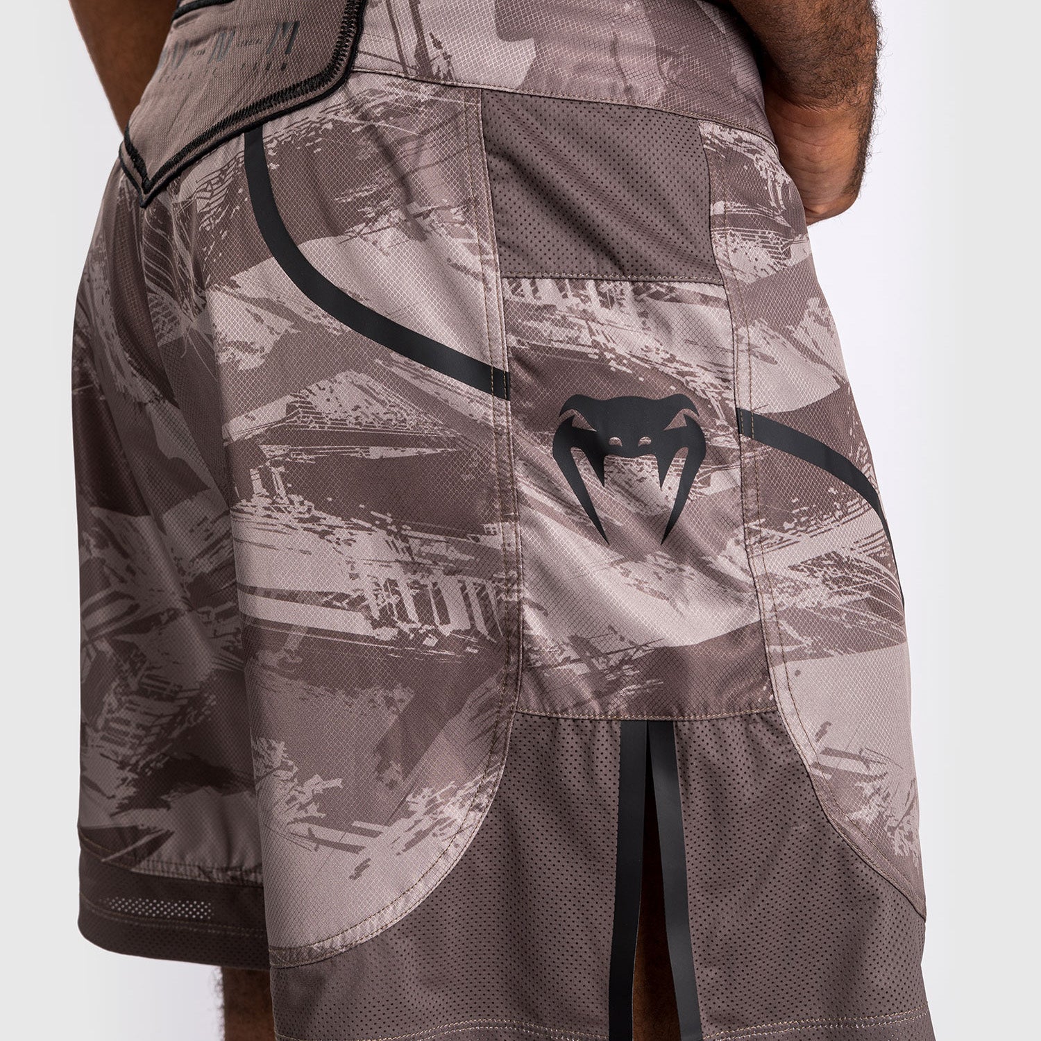 venum-electron-3-0-fight-shorts-herren-sand-beige image 8