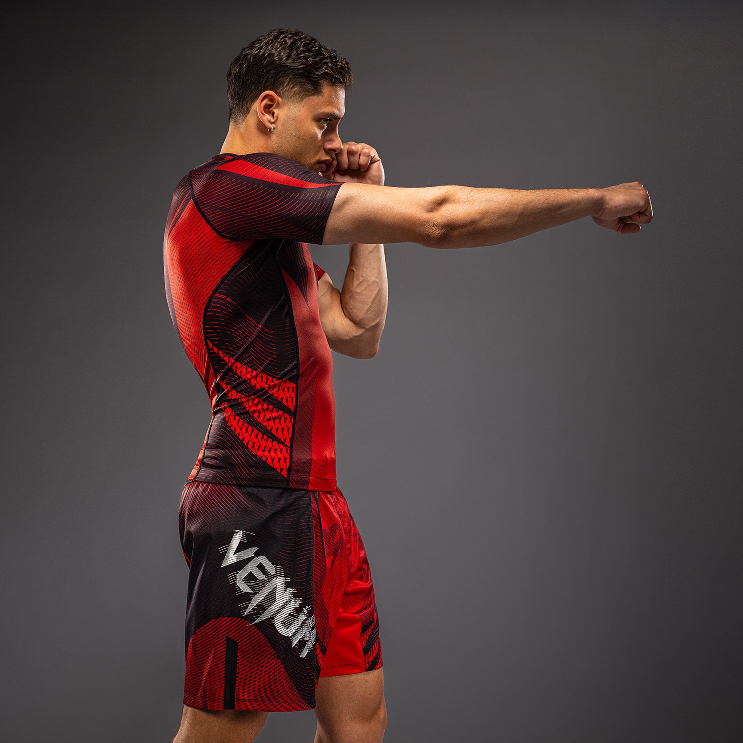 venum-galactic-3-0-kurzarm-rashguard-rot-silber-f-r-herren image 2