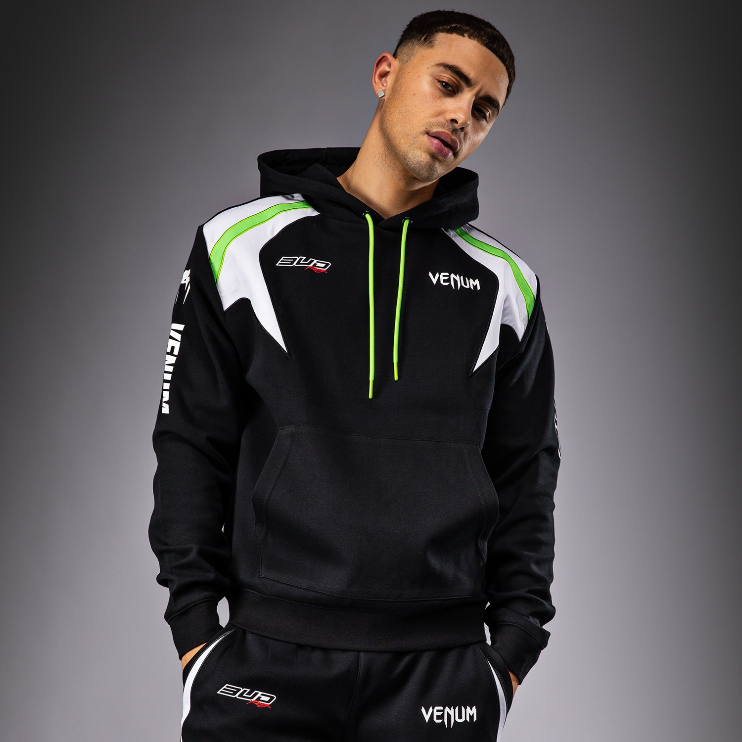 venum-x-bud-racing-hoodie-herren-schwarz-wei-limettengr-n image 1