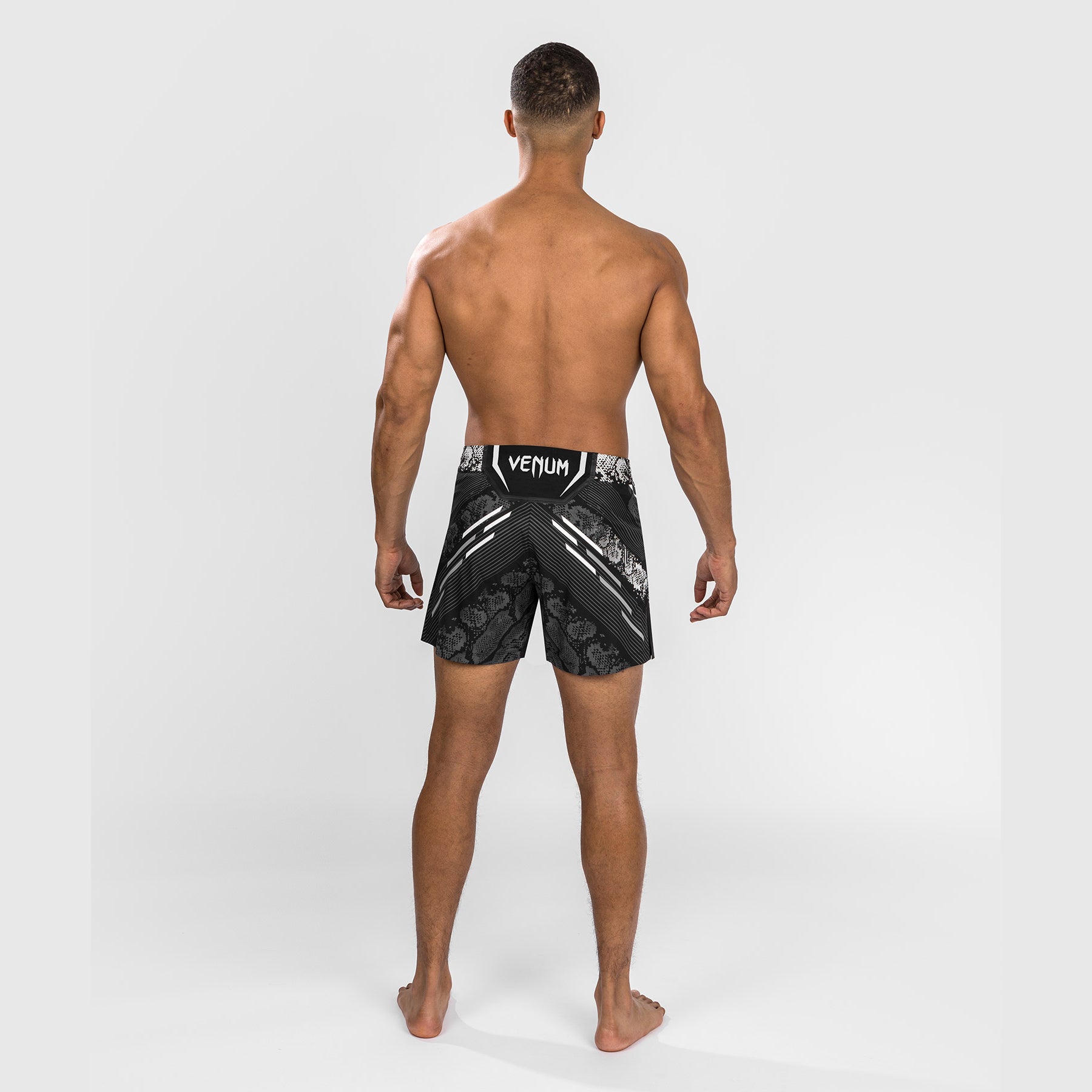 ufc-adrenaline-by-venum-authentic-fight-night-kampfshorts-kurz-schwarz-herren image 3