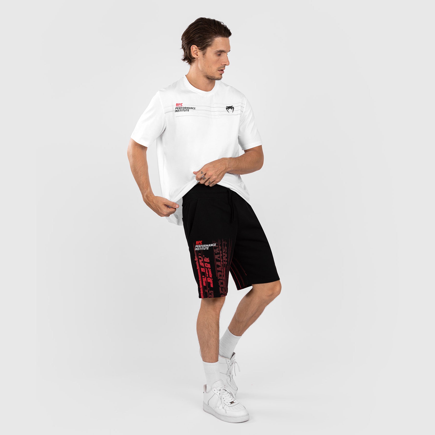 ufc-venum-performance-institute-2-0-baumwoll-short-herren-schwarz-rot image 2