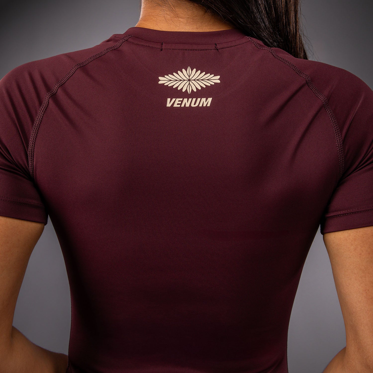 venum-talisman-kurzarm-rashguard-damen-pflaume image 6