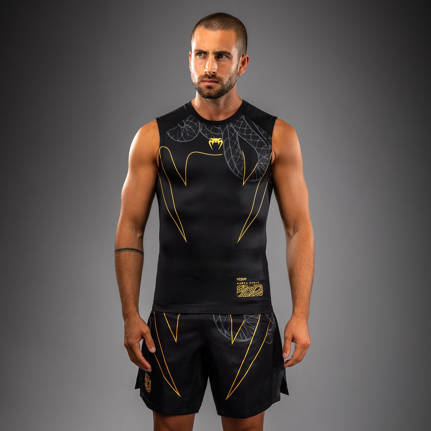 venum-serpenti-rmelloses-rashguard-herren-schwarz-silber-gold image 2