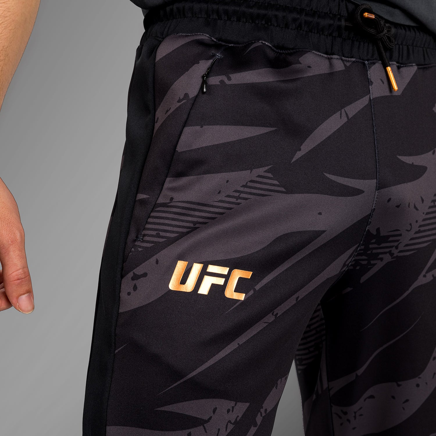 venum-ufc-adrenaline-by-venum-fight-week-hose-herren-urban-camo image 5