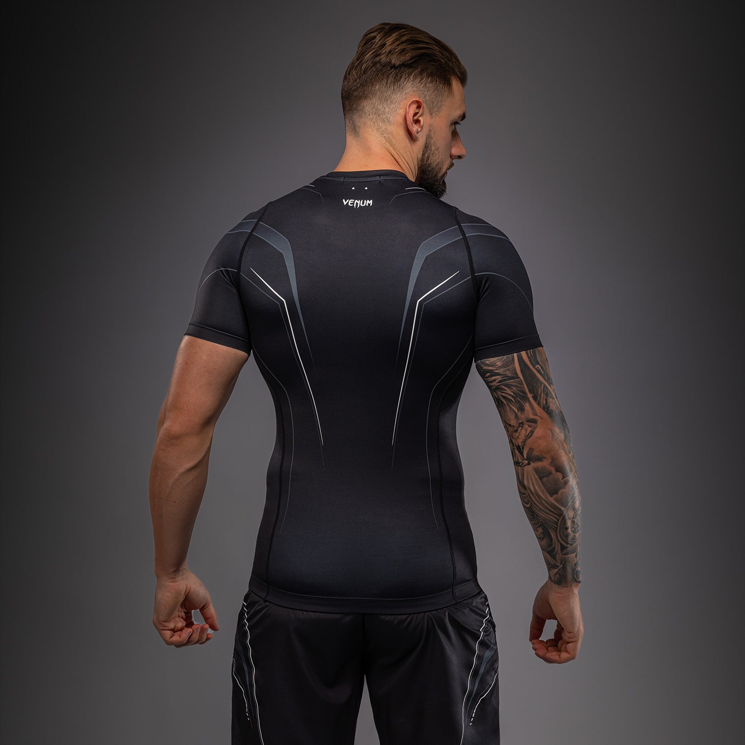 venum-streamline-kurzarm-rashguard-schwarz-wei image 6