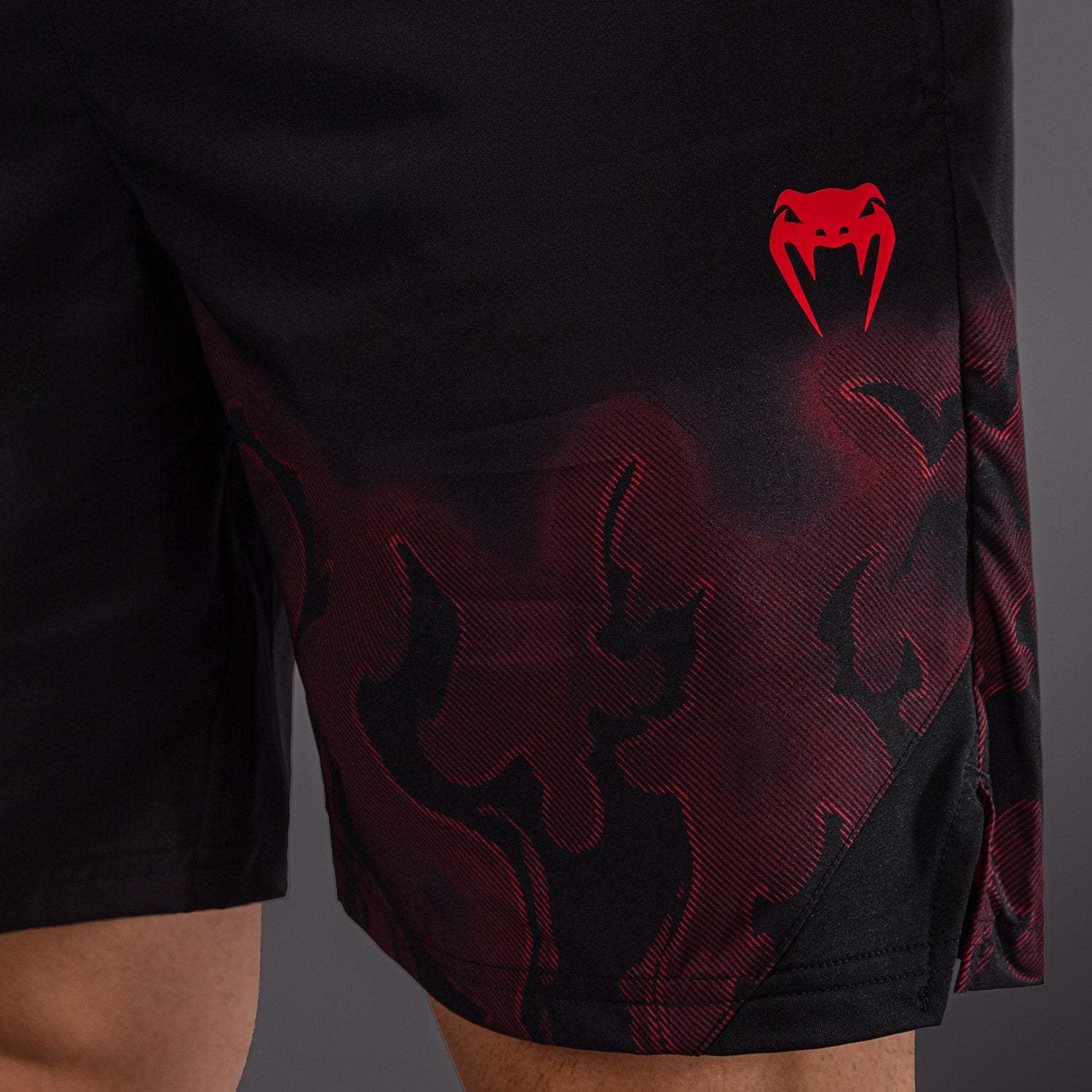 venum-spectre-trainingsshorts-herren-schwarz-rot image 5