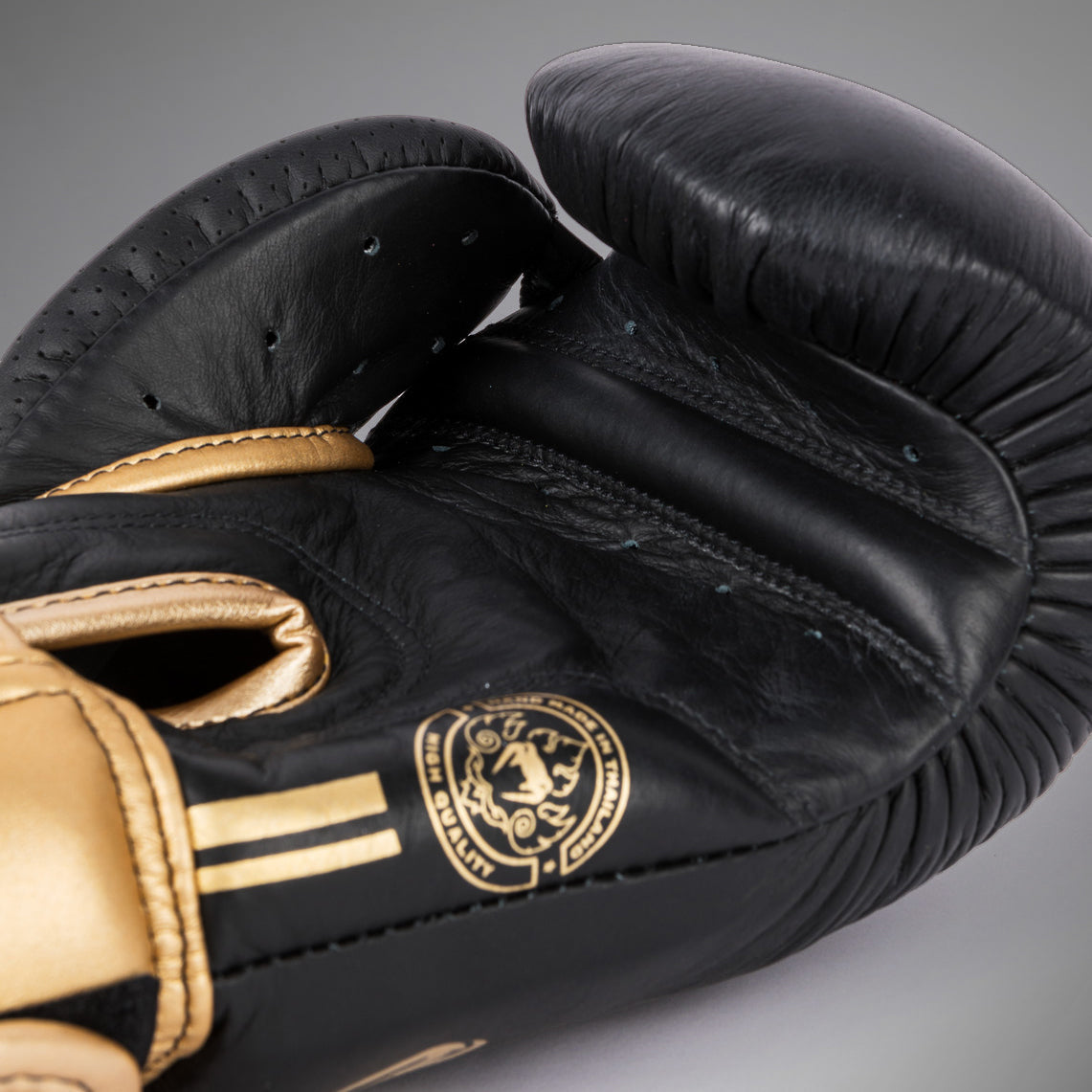 venum-power-2-0-boxhandschuhe-nappaleder-schwarz-gold image 5