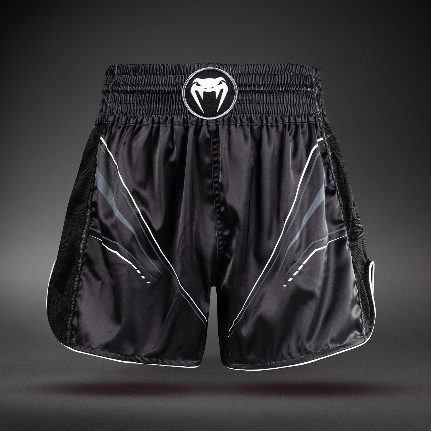 venum-streamline-muay-thai-shorts-schwarz-wei image 1
