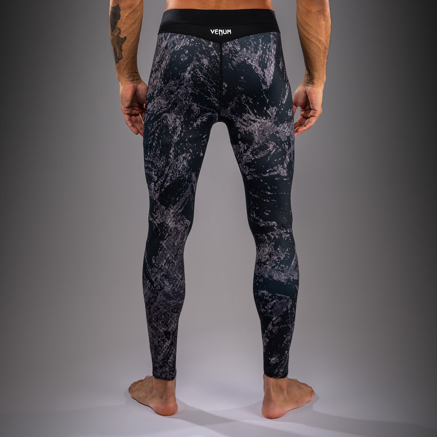 venum-rage-workout-kompressionshose-schwarz-grau image 3