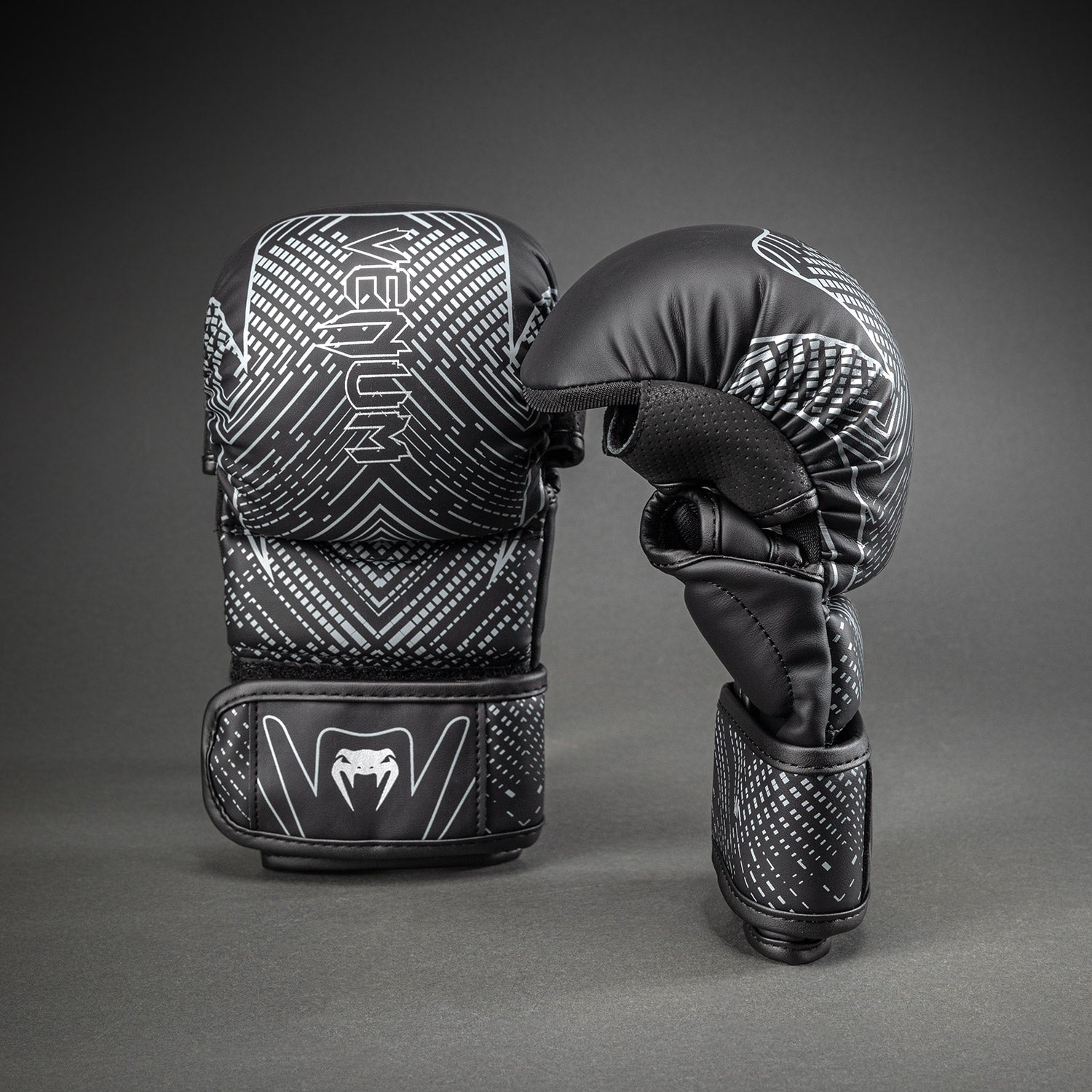 venum-midnight-fury-sparring-handschuhe-schwarz-grau-silber image 2
