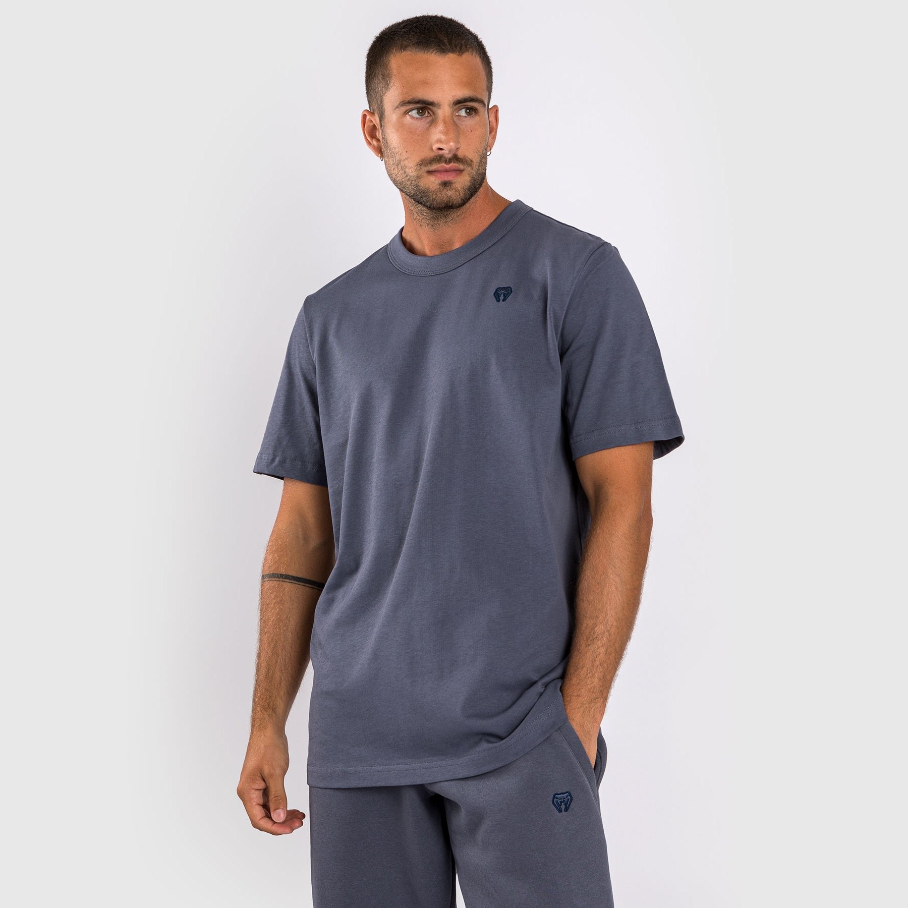 venum-silent-power-t-shirt-marineblau-herren image 3