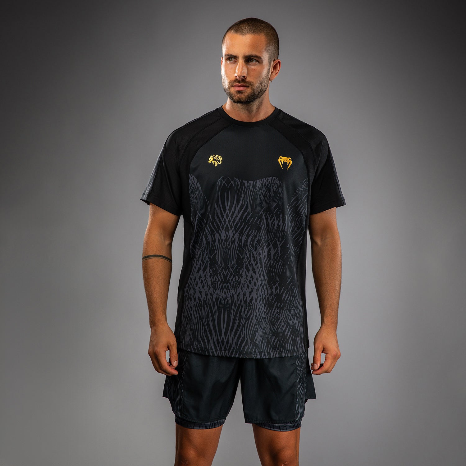 venum-x-chimaev-dry-tech-shirt-schwarz-grau-herren image 1