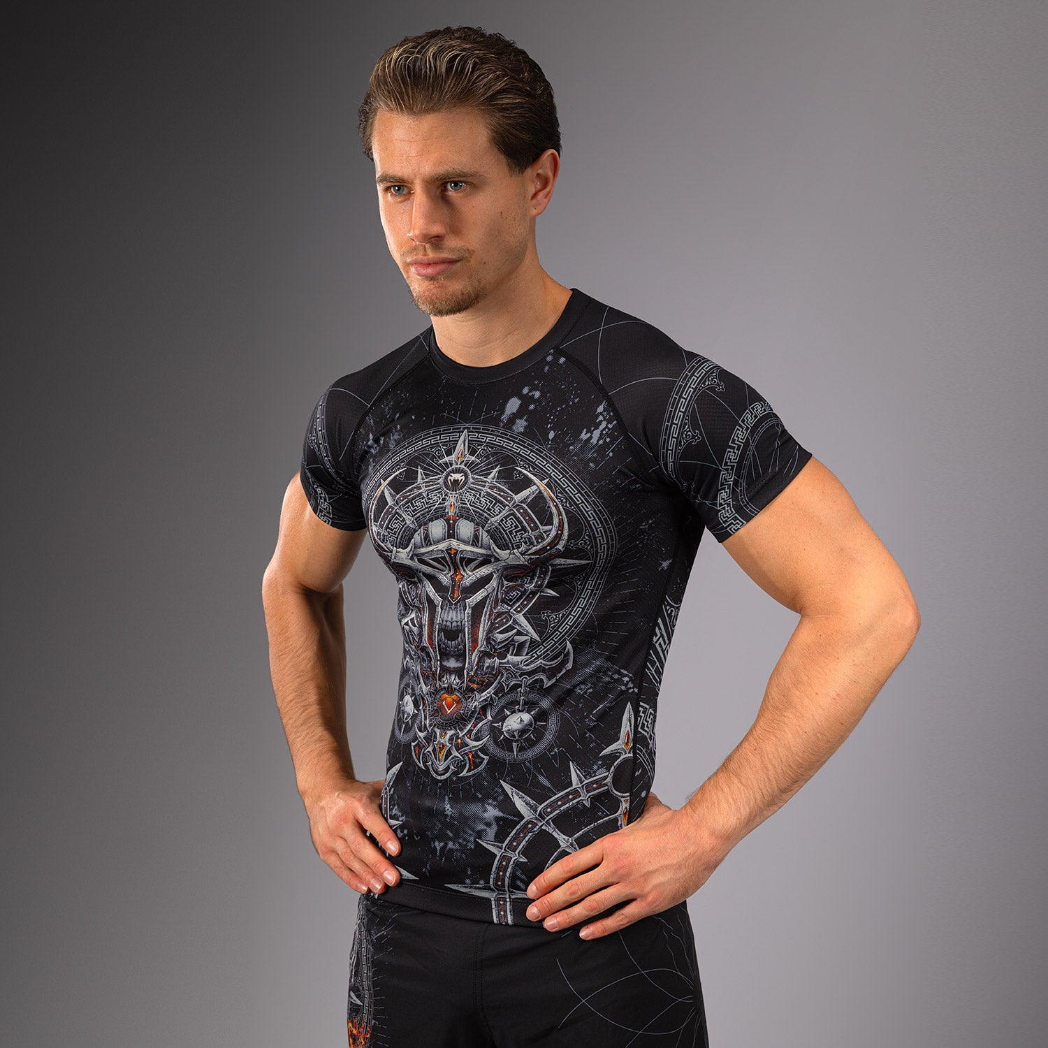 venum-gladiator-5-0-herren-kurzarm-rashguard-schwarz-silber image 1