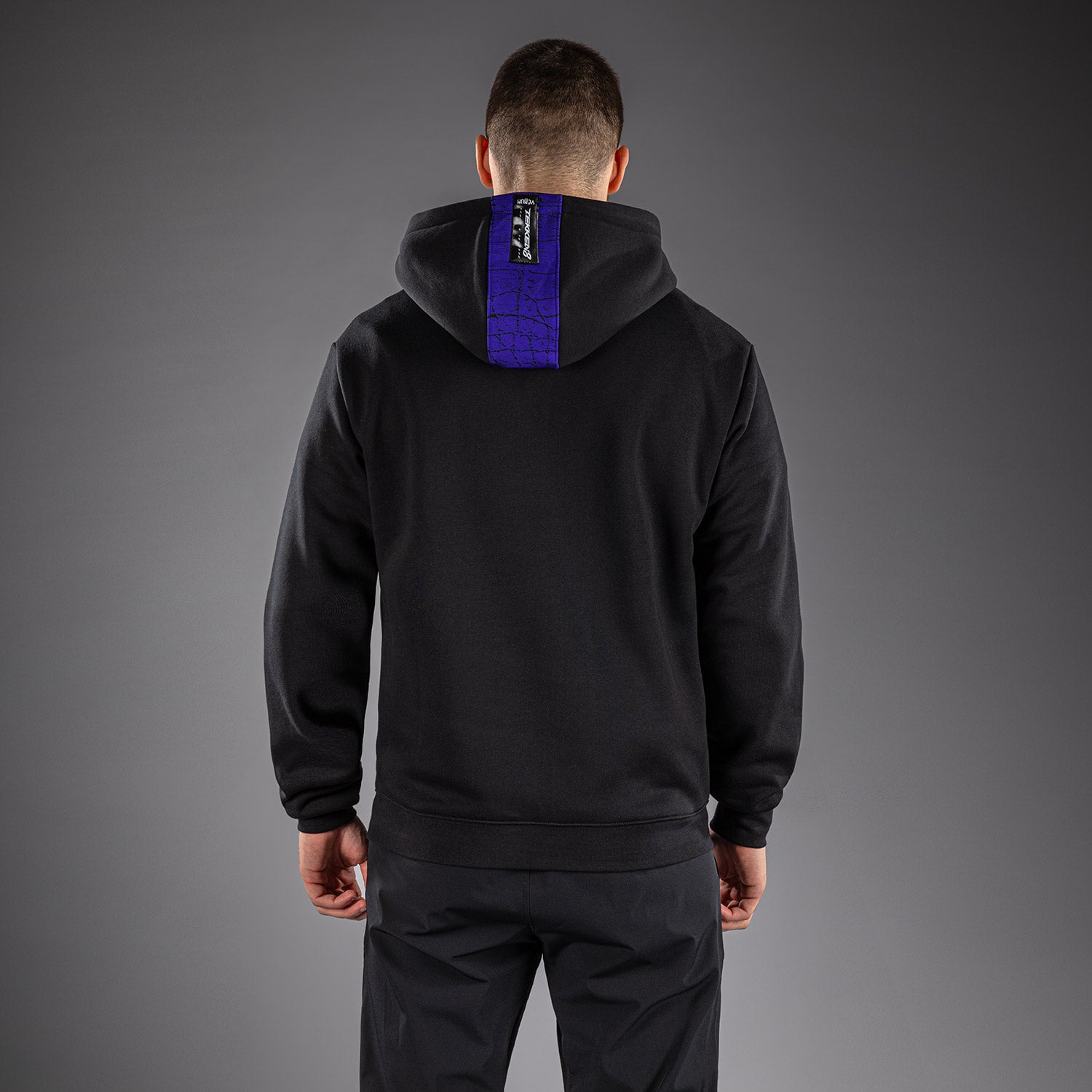 venum-x-tekken-8-kapuzenpullover-kazuya-schwarz-lila image 3