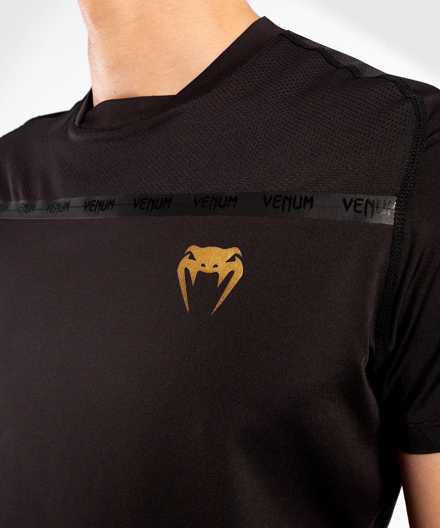 venum-g-fit-dry-tech-t-shirt-schwarz-gold image 4