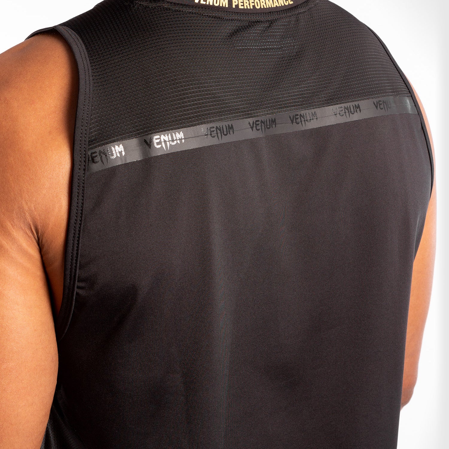 venum-petrosyan-2-0-dry-tech-tanktop-herren-schwarz-gold image 6