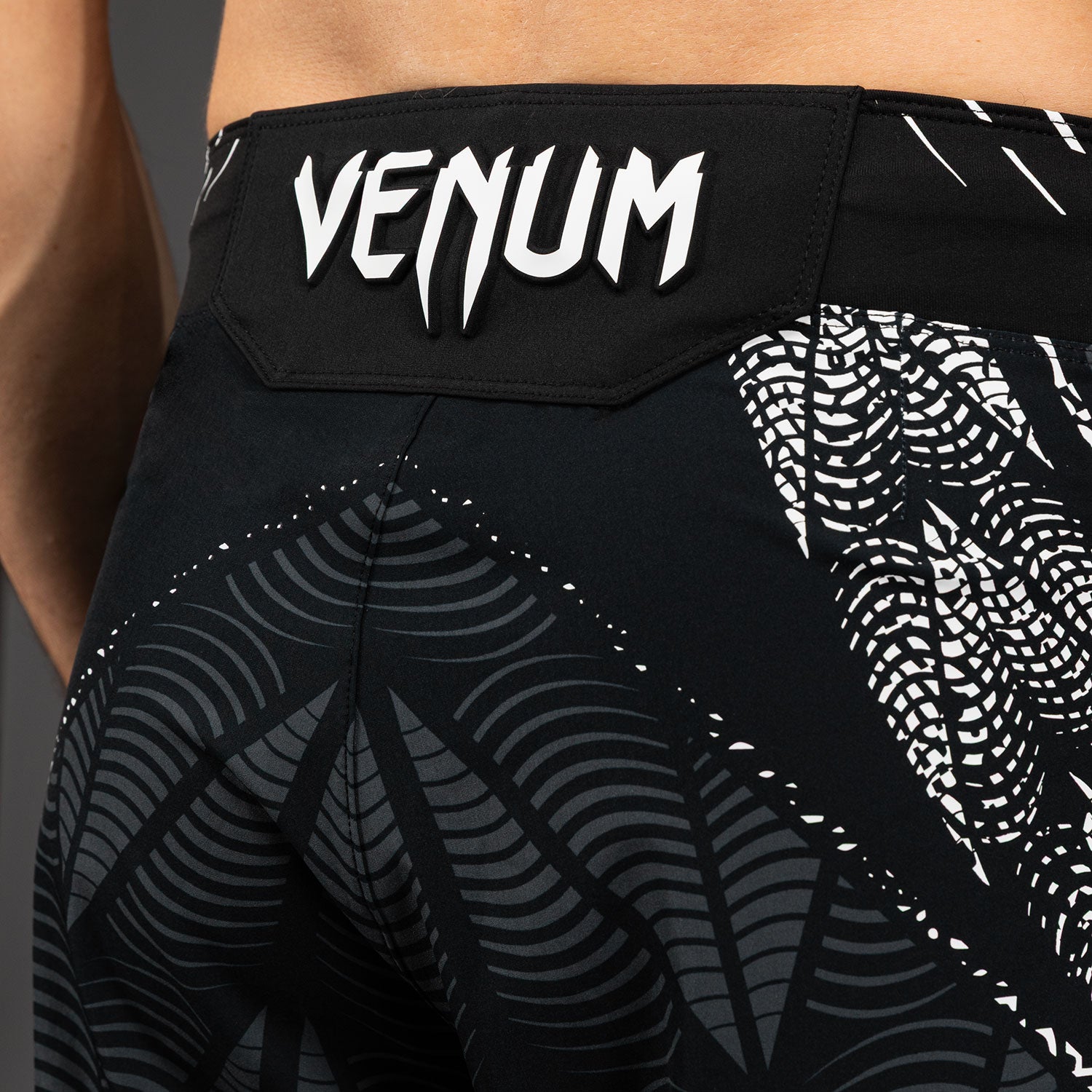 venum-ufc-zenith-authentic-fight-night-gladiator-fight-short-herren-schwarz image 6
