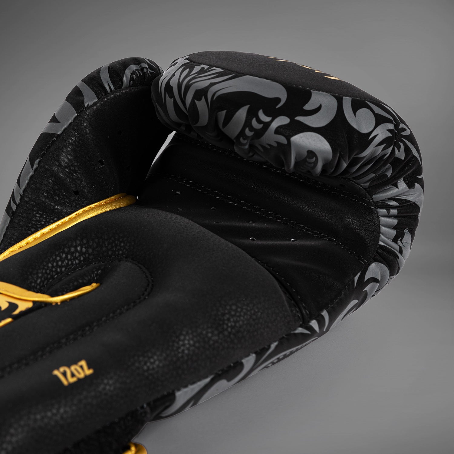 venum-x-topuria-unmatched-edition-boxhandschuhe-schwarz-gold image 7