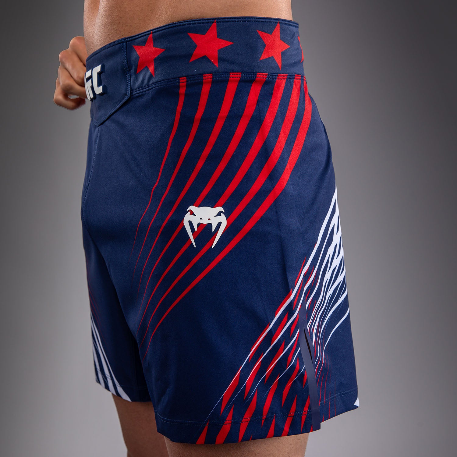 ufc-freedom-250-by-venum-authentic-fight-night-fight-shorts-short-fit-herren-bla image 6