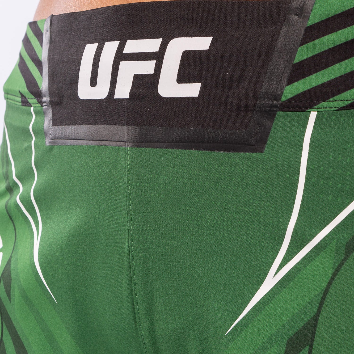 ufc-venum-authentic-fight-night-damen-shorts-short-fit-gr-n image 5