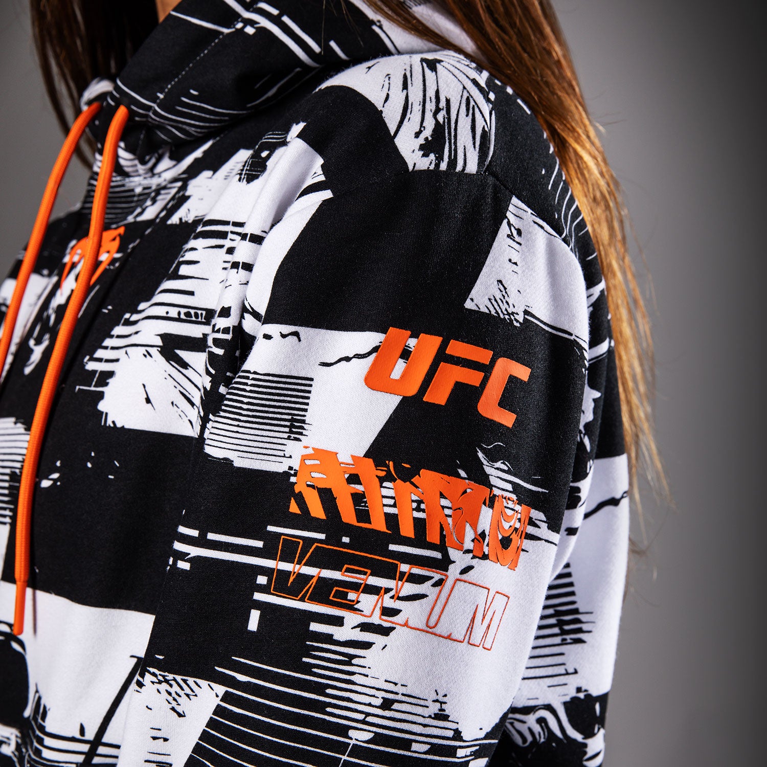 venum-ufc-zenith-by-venum-authentic-fight-week-pullover-hoodie-damen-wei image 5