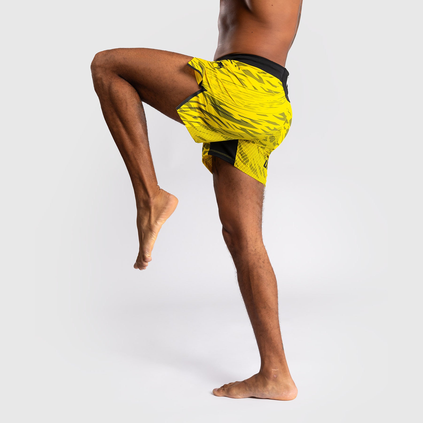 ufc-fusion-by-venum-authentic-fight-night-herren-fight-short-short-fit-gelb image 7