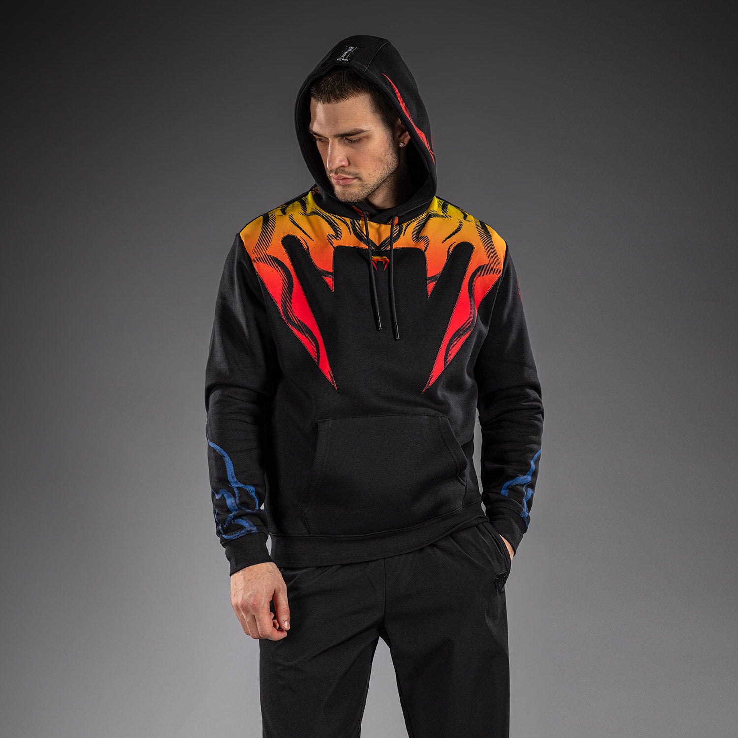 venum-x-tekken-8-kapuzenpullover-yoshimitsu-schwarz-orange image 2