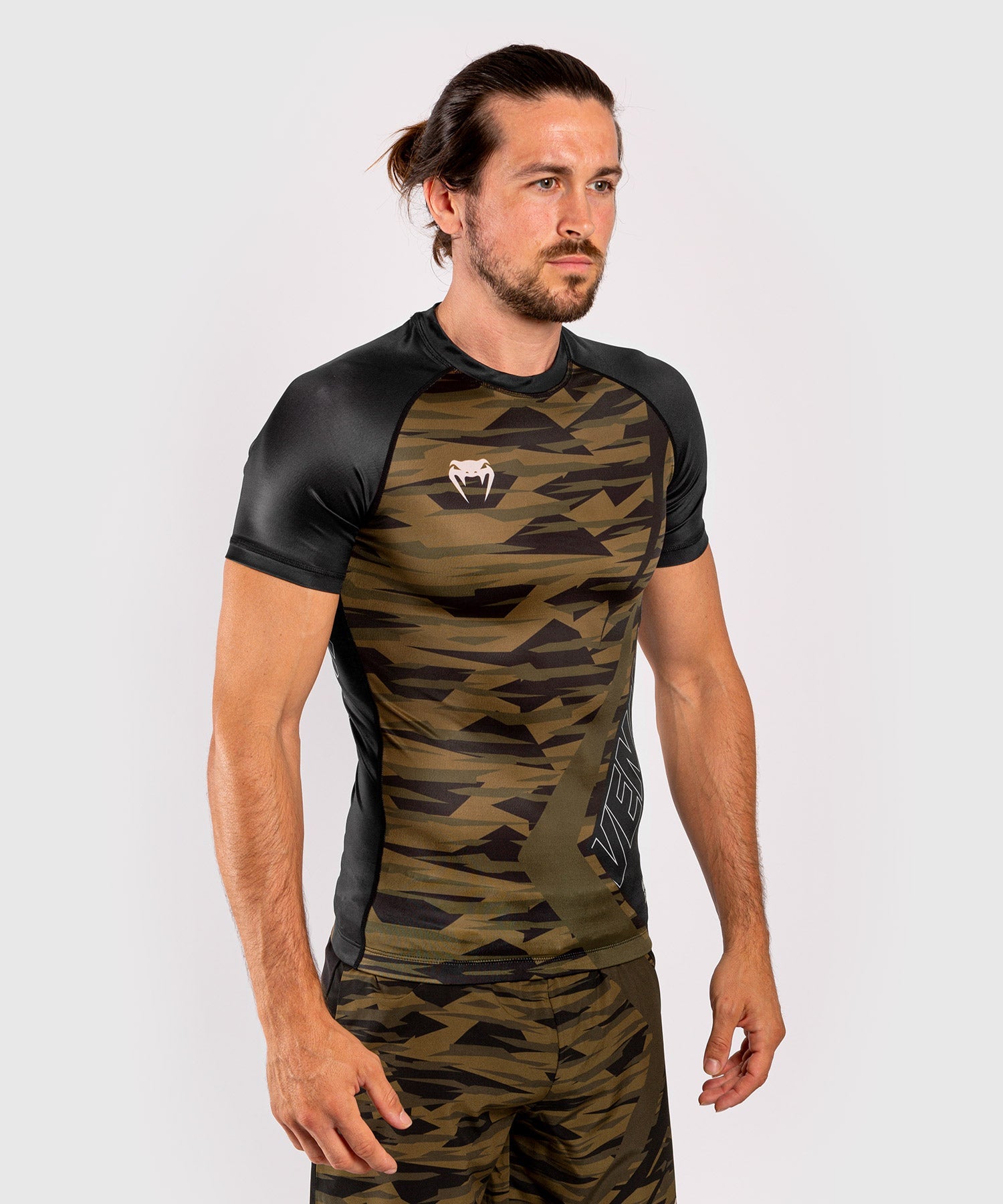 venum-contender-5-0-rashguard-kurzarm-khaki-camo image 3