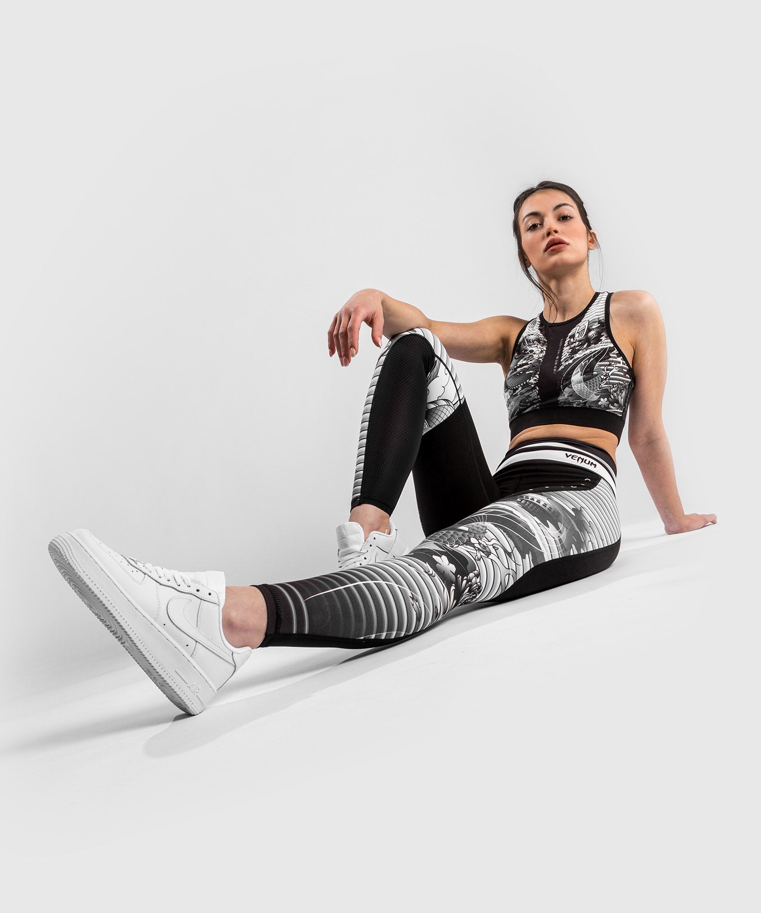 venum-ykz21-sport-bh-damen-schwarz-wei image 3