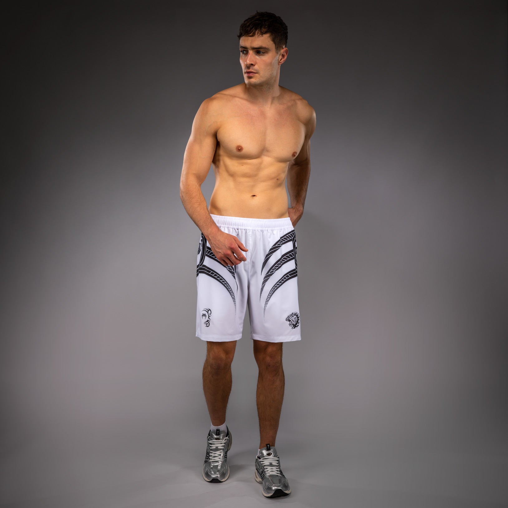 venum-x-mike-tyson-tiger-trainingsshorts-optisch-wei-tiefschwarz image 4