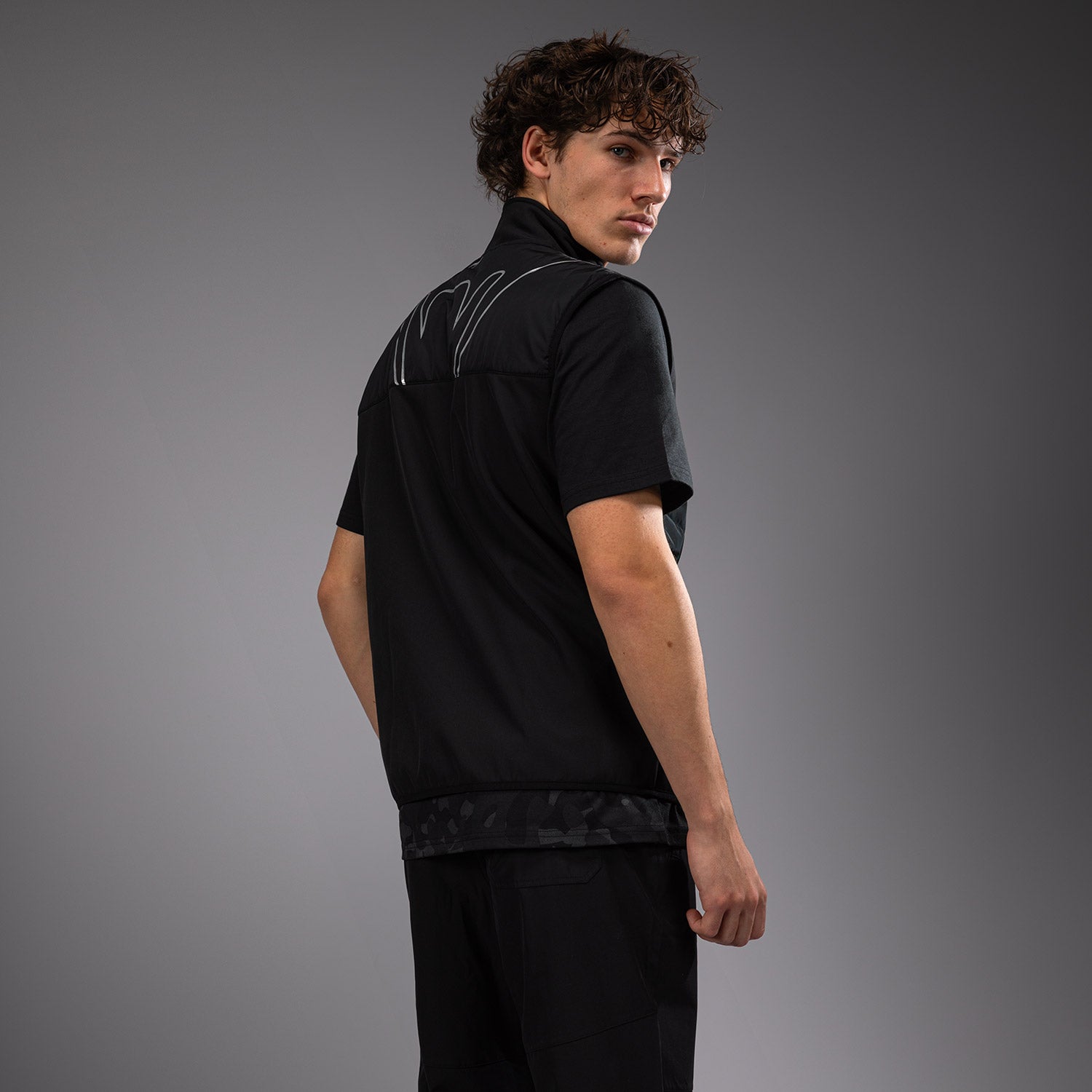 venum-paddock-softshell-weste-kurzarm-schwarz image 4