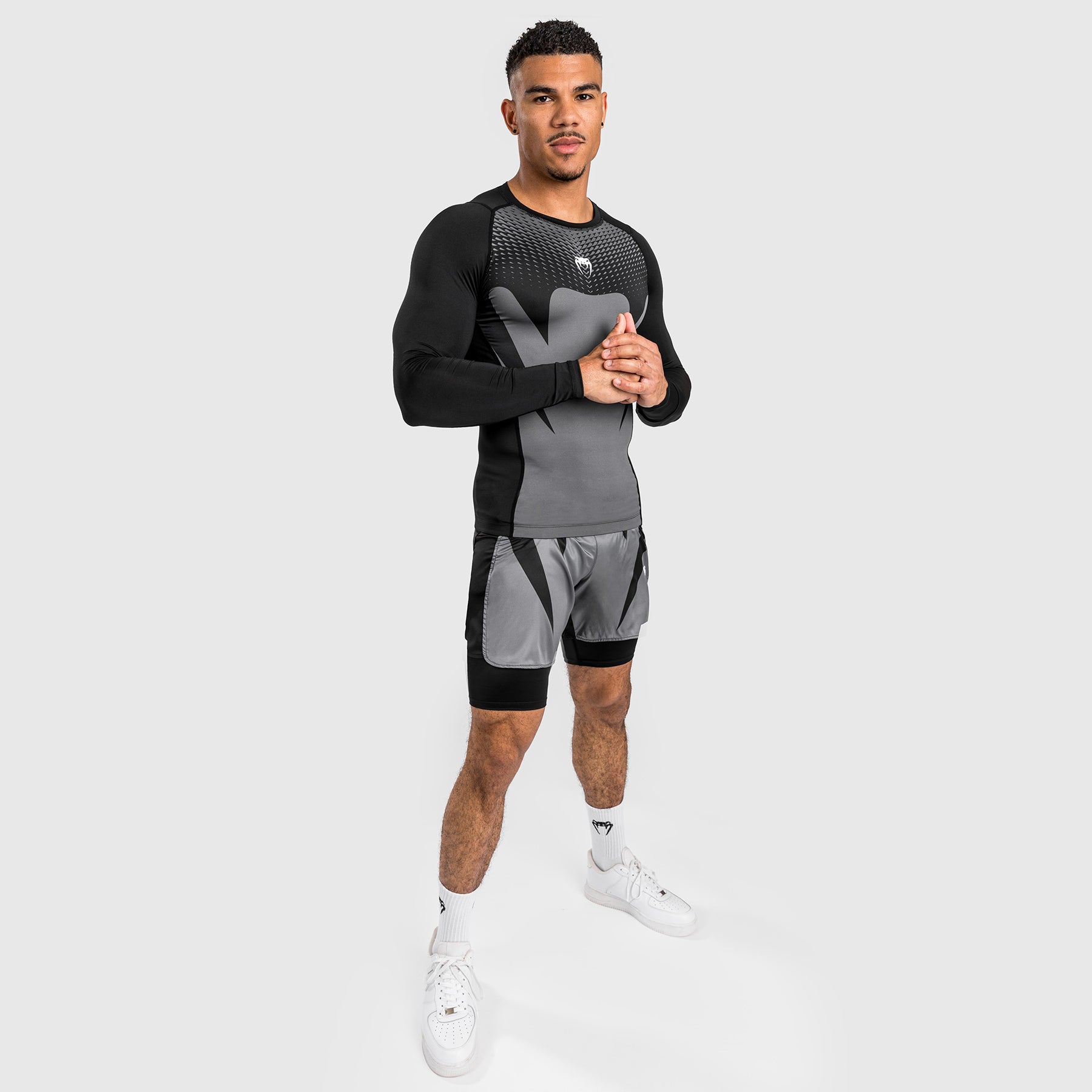 venum-attack-herren-langarm-rashguard-schwarz-grau image 2